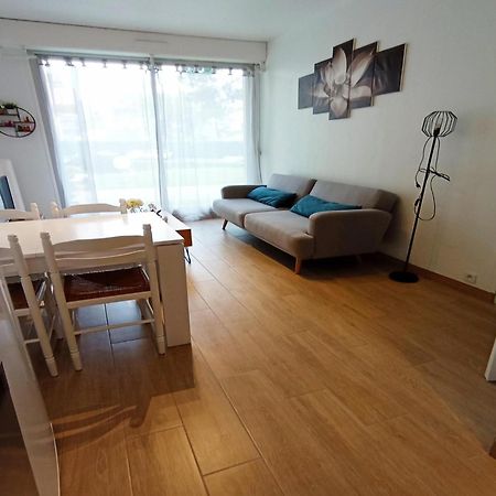 Simplistic Holiday Home In Grandcamp With Garden Екстериор снимка