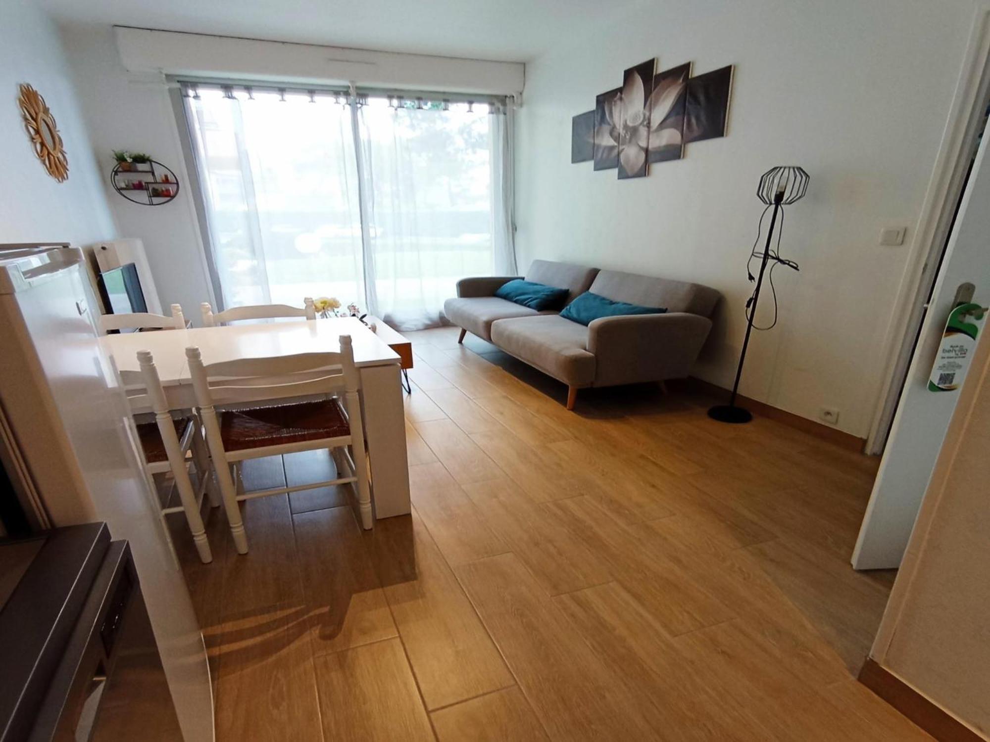 Simplistic Holiday Home In Grandcamp With Garden Екстериор снимка